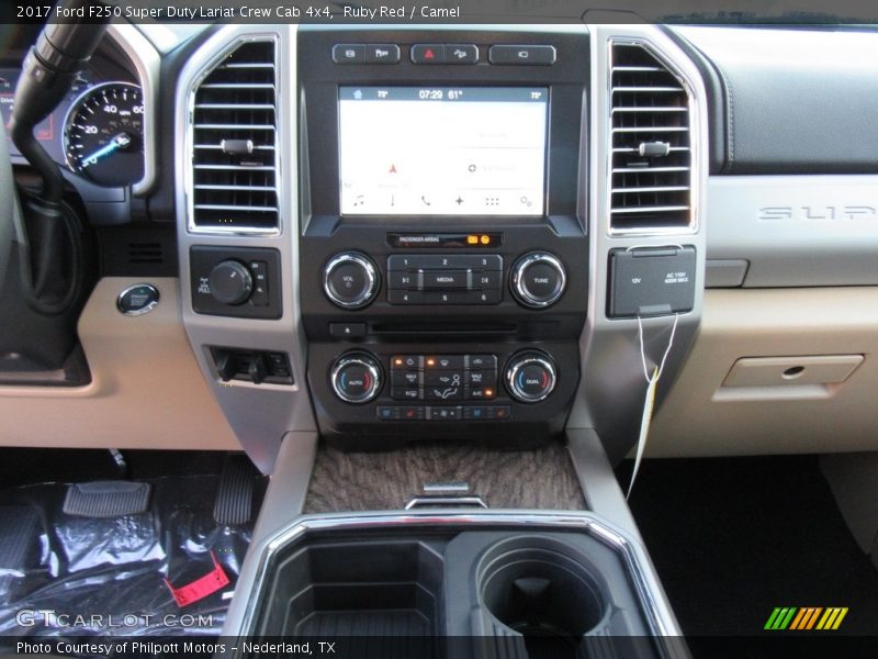Dashboard of 2017 F250 Super Duty Lariat Crew Cab 4x4