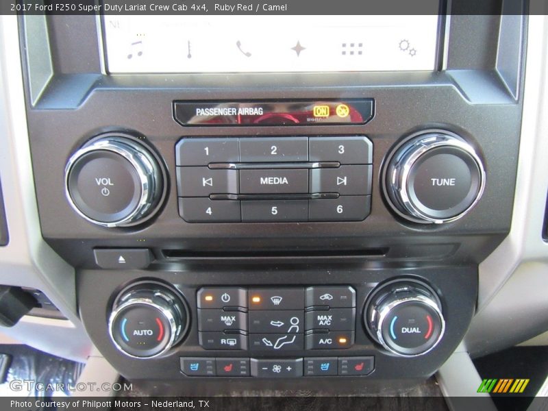 Controls of 2017 F250 Super Duty Lariat Crew Cab 4x4