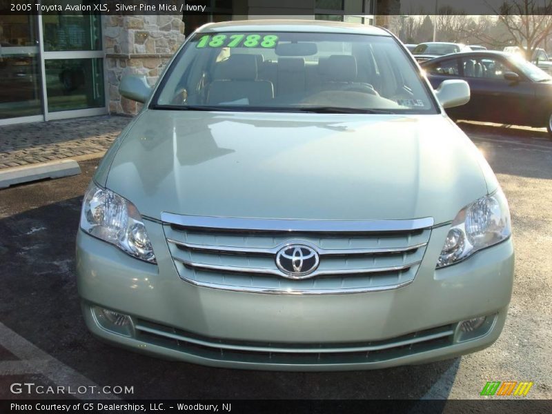 Silver Pine Mica / Ivory 2005 Toyota Avalon XLS