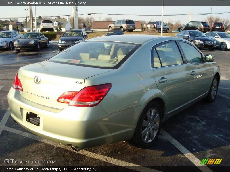 Silver Pine Mica / Ivory 2005 Toyota Avalon XLS