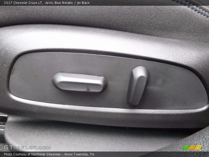 Arctic Blue Metallic / Jet Black 2017 Chevrolet Cruze LT