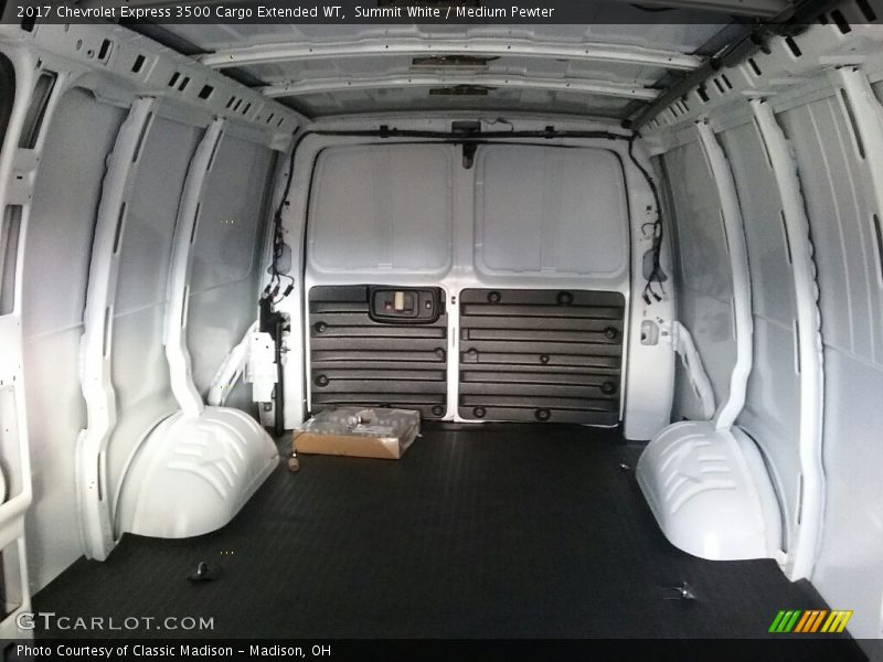 Summit White / Medium Pewter 2017 Chevrolet Express 3500 Cargo Extended WT