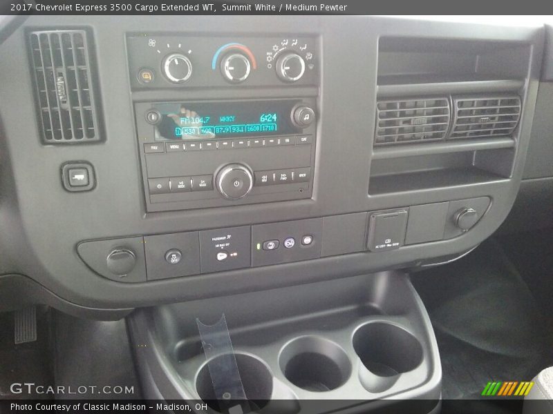 Summit White / Medium Pewter 2017 Chevrolet Express 3500 Cargo Extended WT