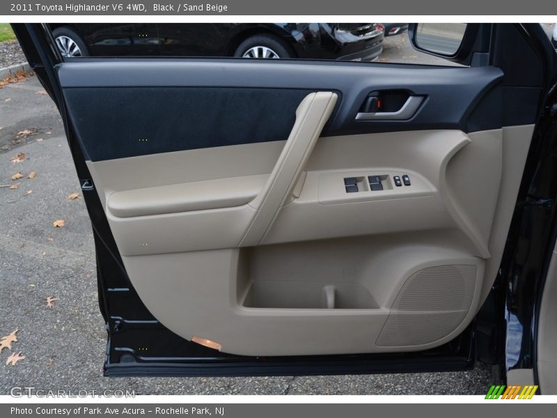 Black / Sand Beige 2011 Toyota Highlander V6 4WD