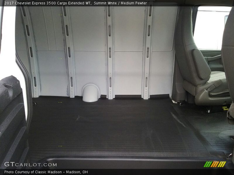 Summit White / Medium Pewter 2017 Chevrolet Express 3500 Cargo Extended WT