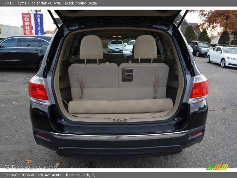 Black / Sand Beige 2011 Toyota Highlander V6 4WD