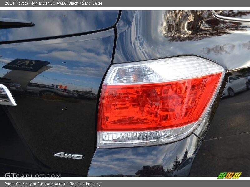 Black / Sand Beige 2011 Toyota Highlander V6 4WD