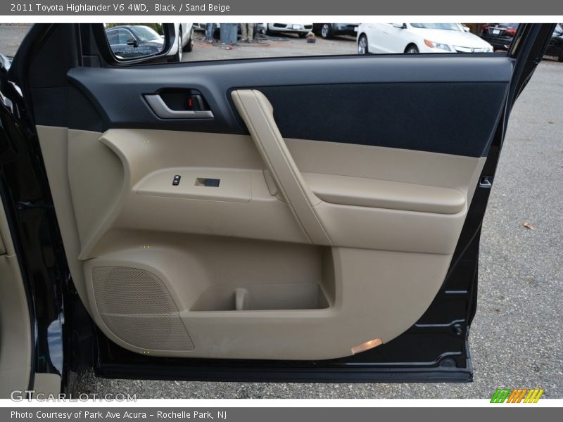 Black / Sand Beige 2011 Toyota Highlander V6 4WD