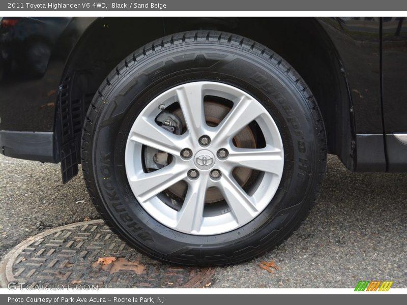 Black / Sand Beige 2011 Toyota Highlander V6 4WD