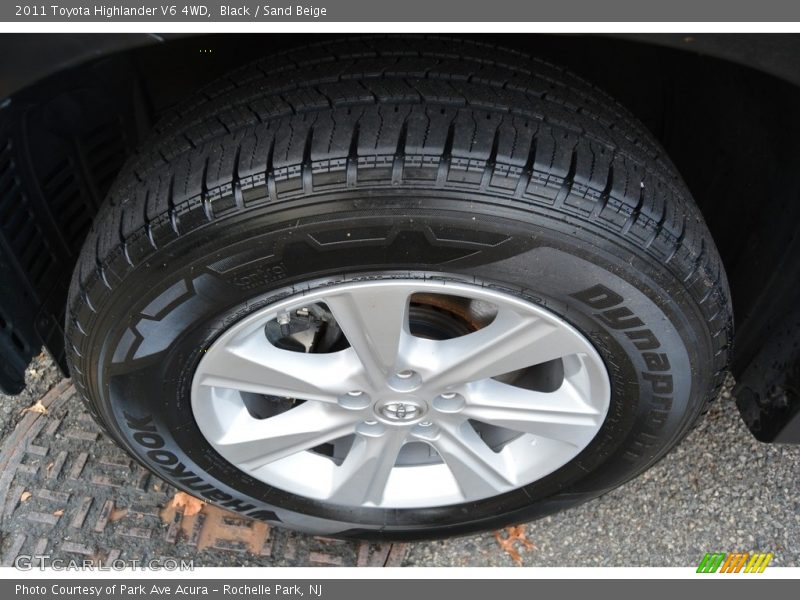 Black / Sand Beige 2011 Toyota Highlander V6 4WD