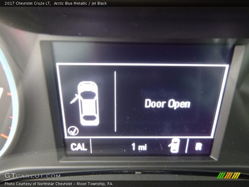Arctic Blue Metallic / Jet Black 2017 Chevrolet Cruze LT