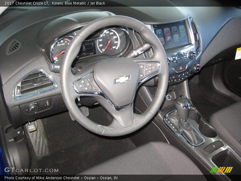 Kinetic Blue Metallic / Jet Black 2017 Chevrolet Cruze LT