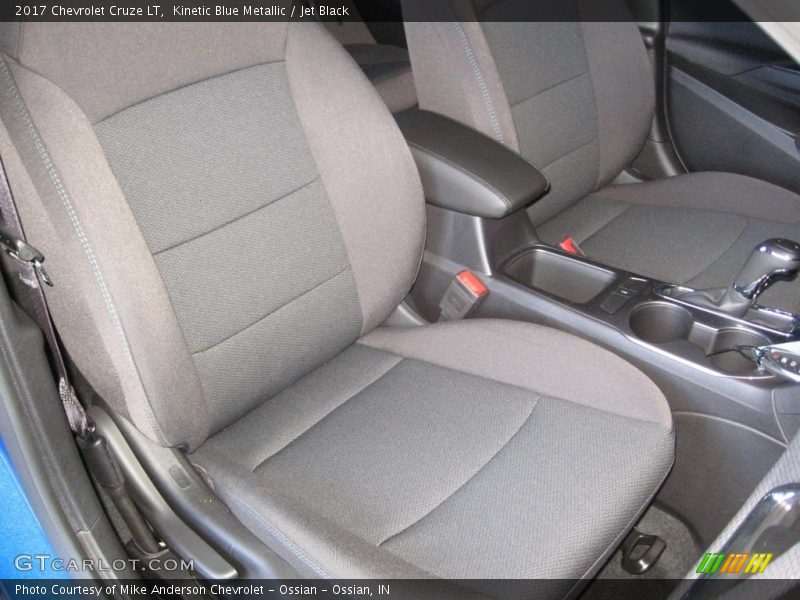 Kinetic Blue Metallic / Jet Black 2017 Chevrolet Cruze LT
