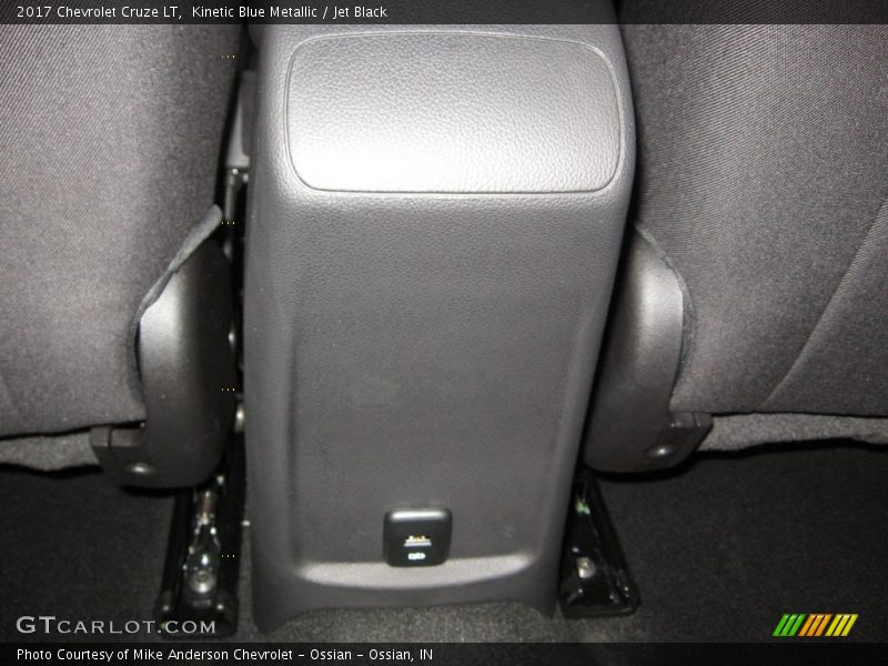 Kinetic Blue Metallic / Jet Black 2017 Chevrolet Cruze LT
