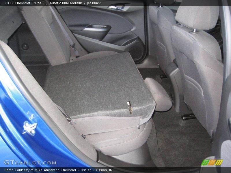 Kinetic Blue Metallic / Jet Black 2017 Chevrolet Cruze LT