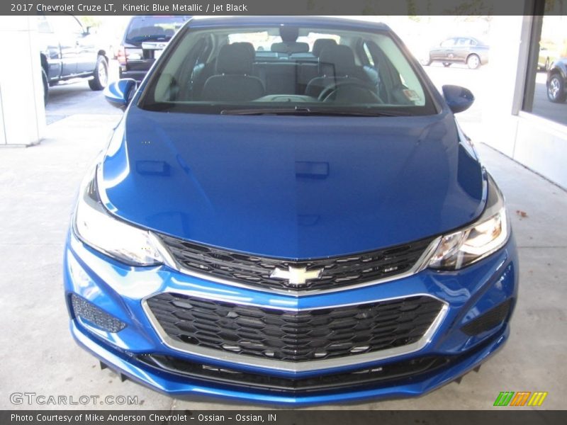 Kinetic Blue Metallic / Jet Black 2017 Chevrolet Cruze LT