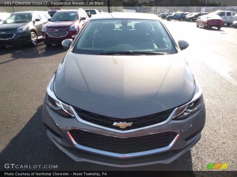 Pepperdust Metallic / Jet Black 2017 Chevrolet Cruze LT