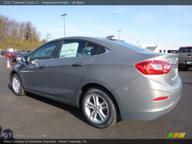 Pepperdust Metallic / Jet Black 2017 Chevrolet Cruze LT