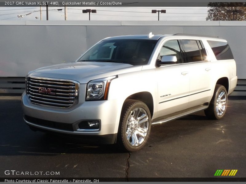 Front 3/4 View of 2017 Yukon XL SLT 4WD