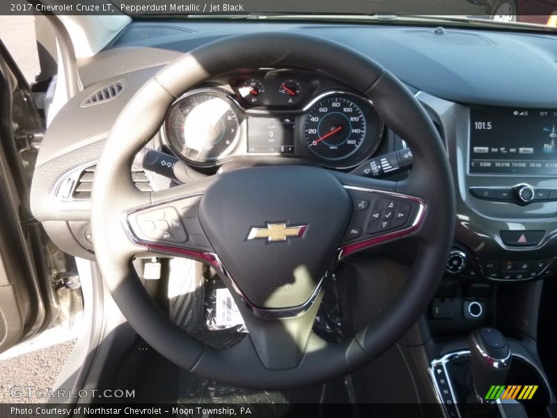 Pepperdust Metallic / Jet Black 2017 Chevrolet Cruze LT