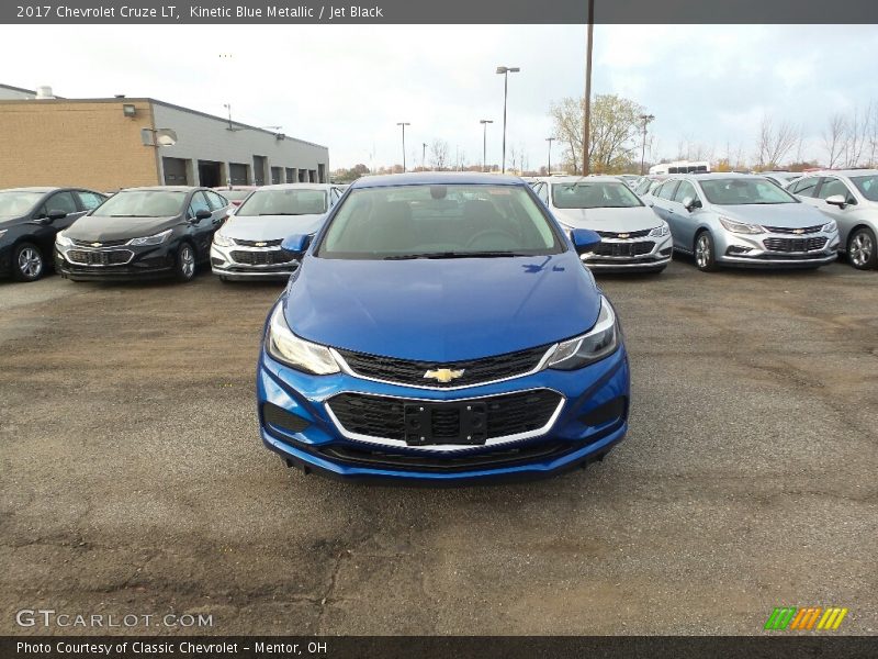 Kinetic Blue Metallic / Jet Black 2017 Chevrolet Cruze LT