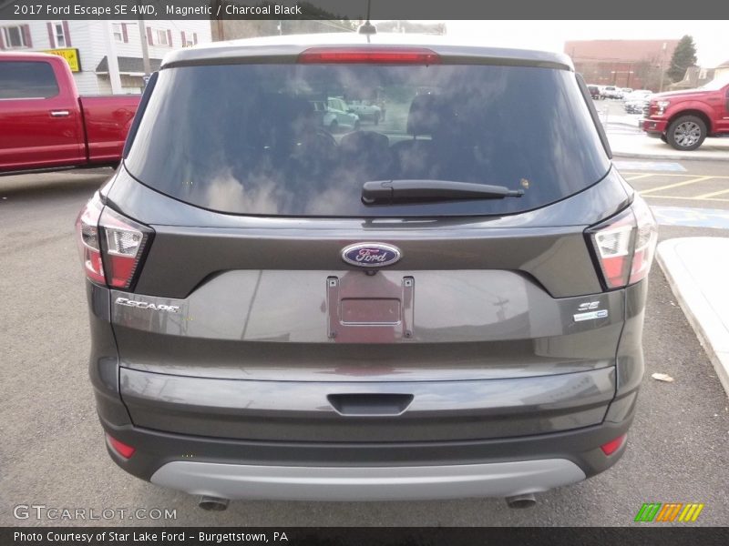 Magnetic / Charcoal Black 2017 Ford Escape SE 4WD