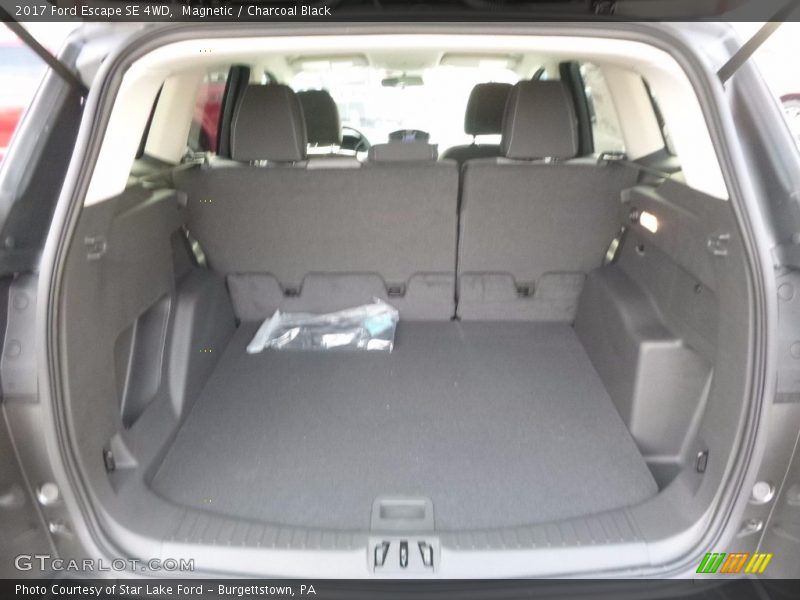 Magnetic / Charcoal Black 2017 Ford Escape SE 4WD