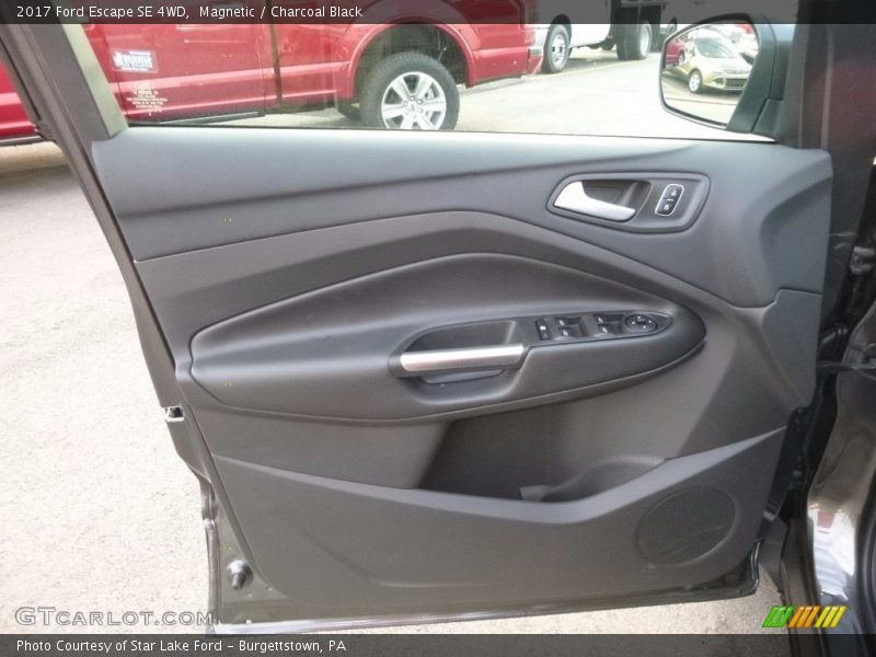 Magnetic / Charcoal Black 2017 Ford Escape SE 4WD