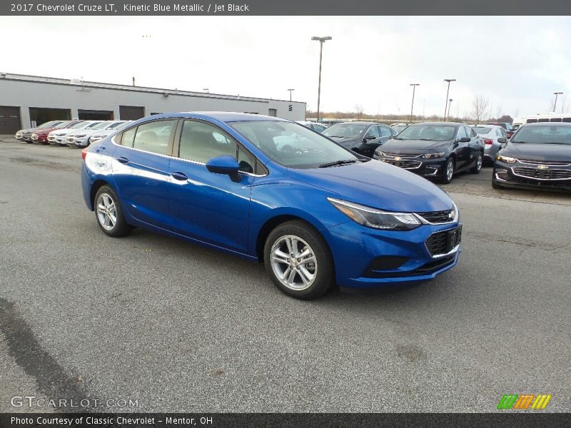 Kinetic Blue Metallic / Jet Black 2017 Chevrolet Cruze LT