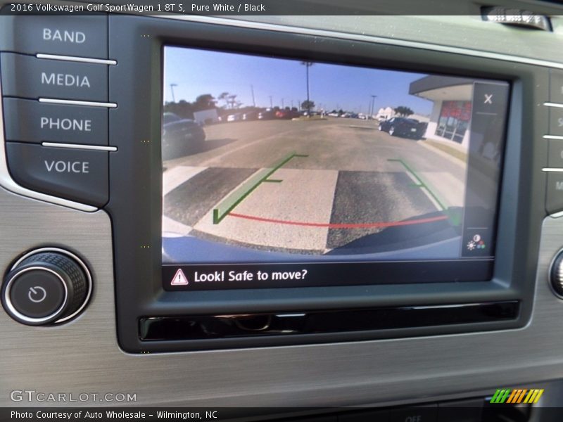 Controls of 2016 Golf SportWagen 1.8T S