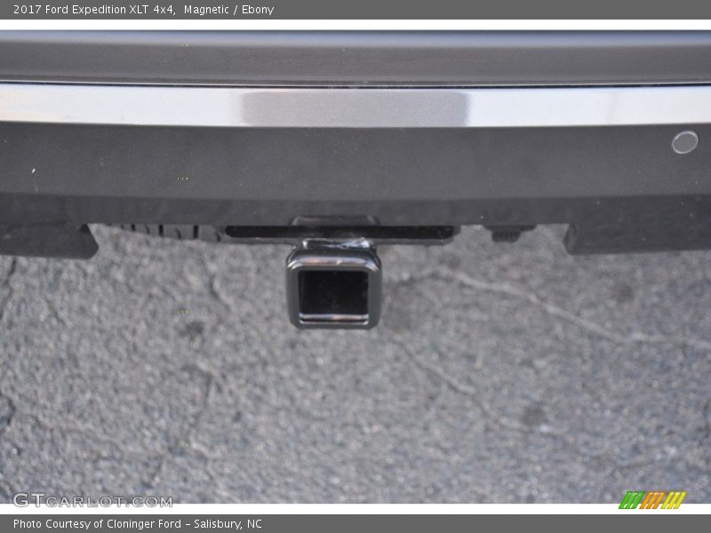 Magnetic / Ebony 2017 Ford Expedition XLT 4x4