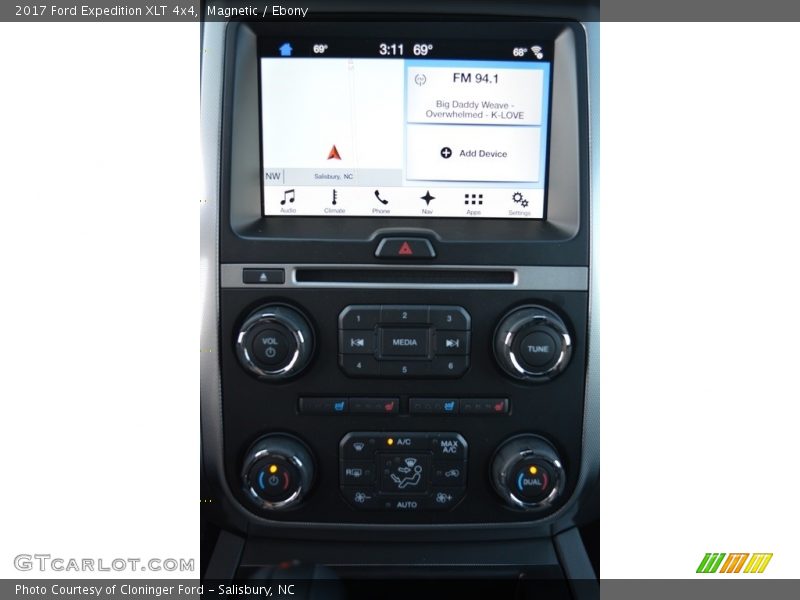 Controls of 2017 Expedition XLT 4x4