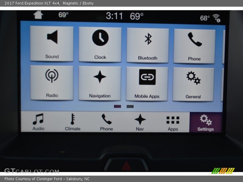 Controls of 2017 Expedition XLT 4x4