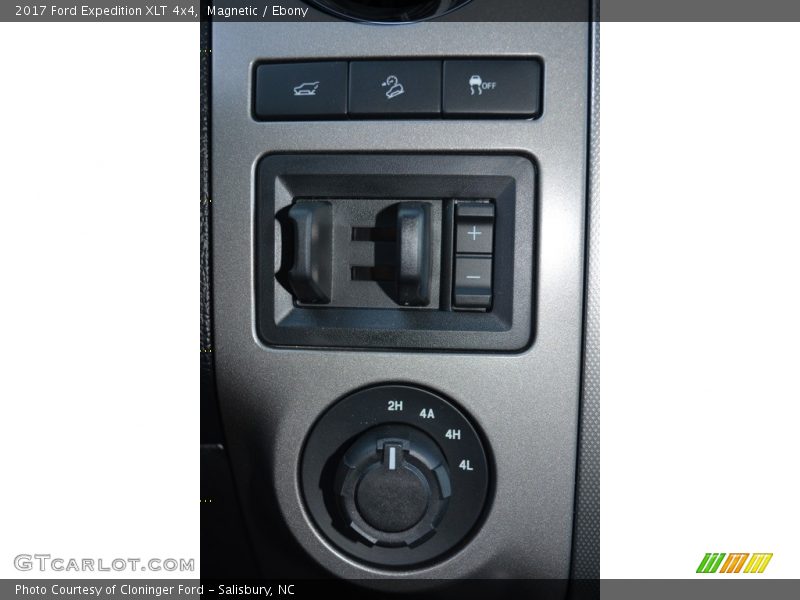 Controls of 2017 Expedition XLT 4x4