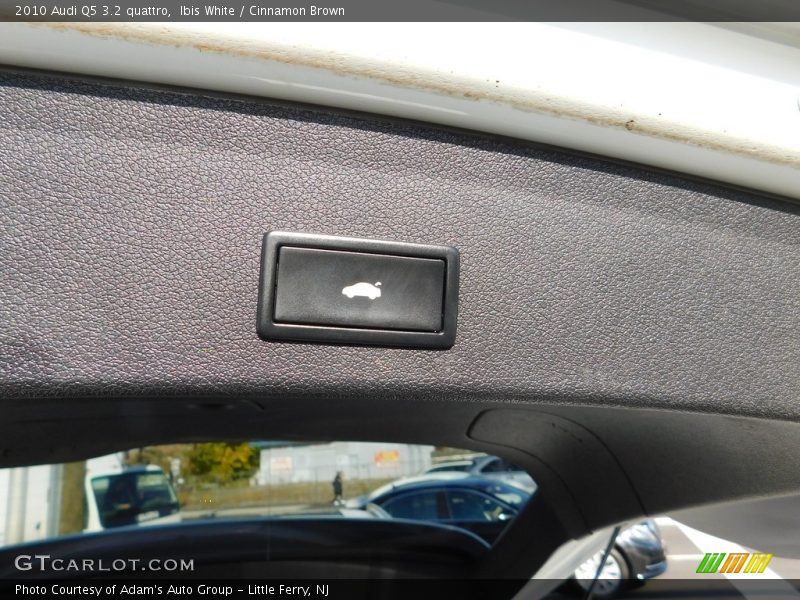 Ibis White / Cinnamon Brown 2010 Audi Q5 3.2 quattro