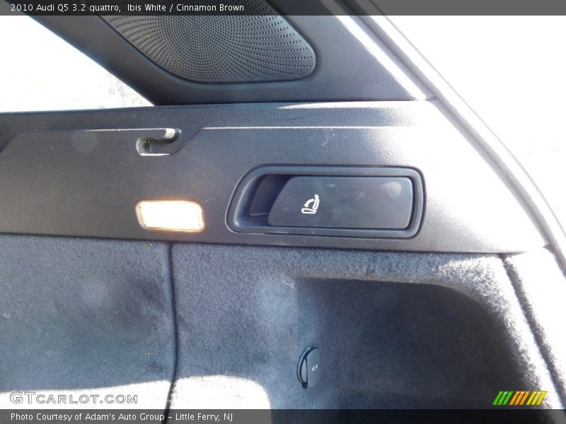 Ibis White / Cinnamon Brown 2010 Audi Q5 3.2 quattro