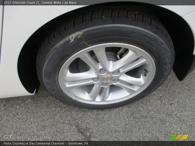 Summit White / Jet Black 2017 Chevrolet Cruze LT