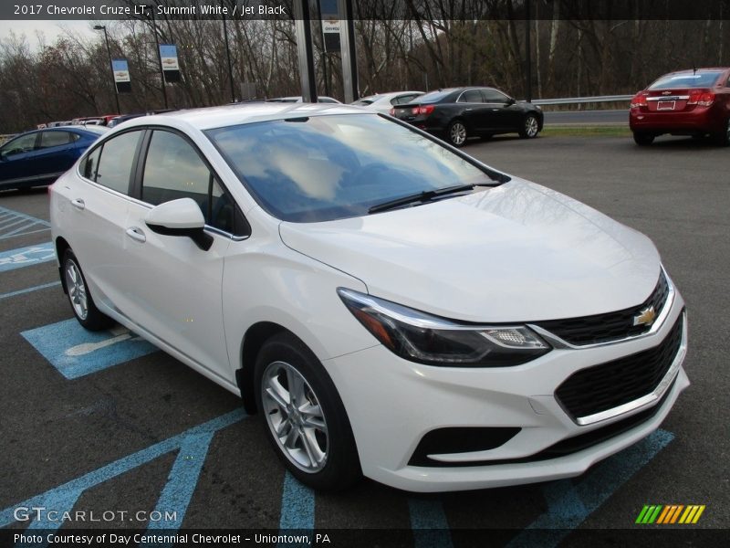 Summit White / Jet Black 2017 Chevrolet Cruze LT