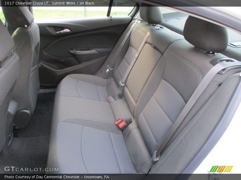 Summit White / Jet Black 2017 Chevrolet Cruze LT