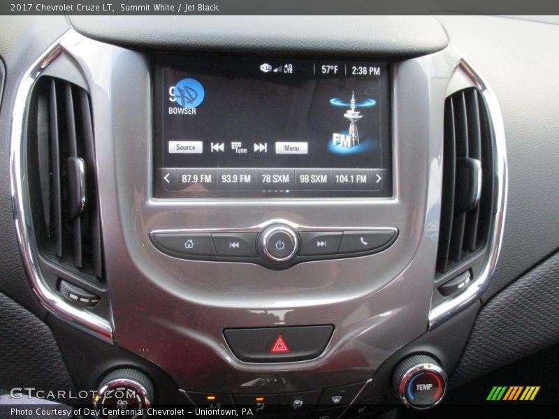 Summit White / Jet Black 2017 Chevrolet Cruze LT
