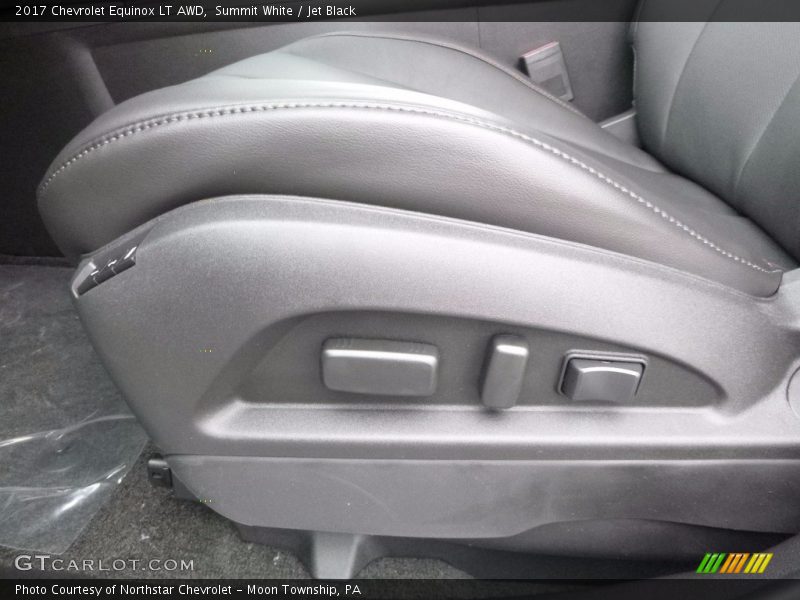 Summit White / Jet Black 2017 Chevrolet Equinox LT AWD