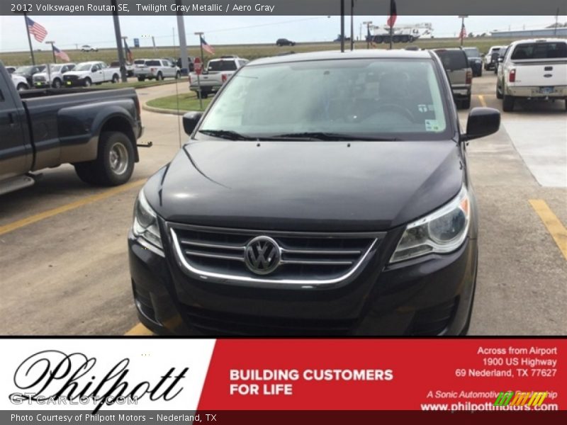 Twilight Gray Metallic / Aero Gray 2012 Volkswagen Routan SE