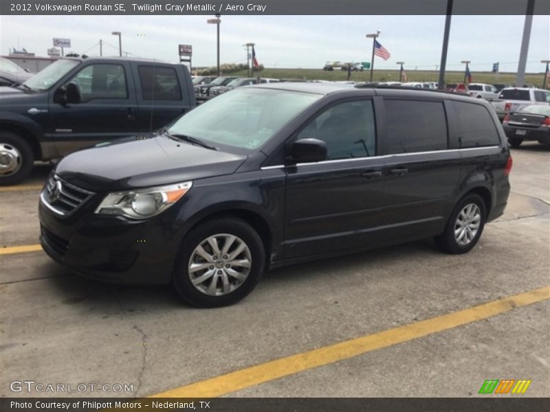Twilight Gray Metallic / Aero Gray 2012 Volkswagen Routan SE