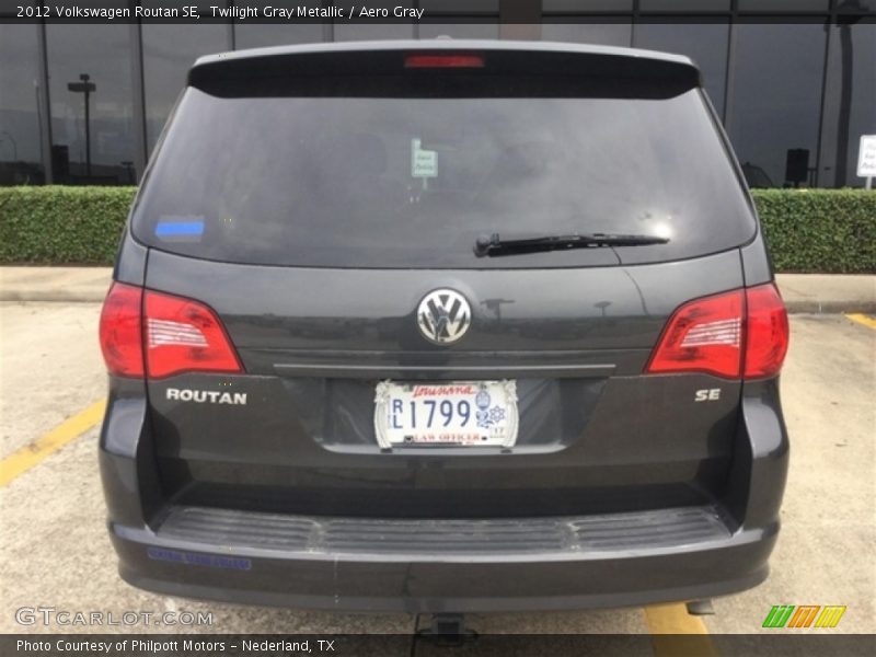 Twilight Gray Metallic / Aero Gray 2012 Volkswagen Routan SE