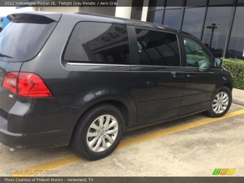 Twilight Gray Metallic / Aero Gray 2012 Volkswagen Routan SE