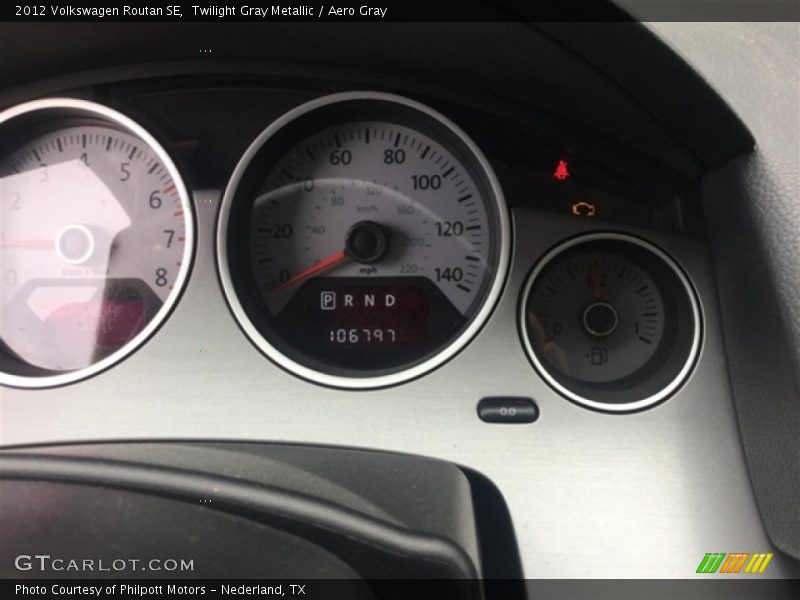 Twilight Gray Metallic / Aero Gray 2012 Volkswagen Routan SE