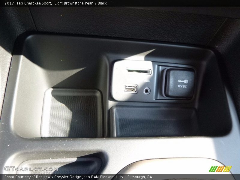 Light Brownstone Pearl / Black 2017 Jeep Cherokee Sport