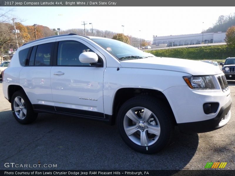 Bright White / Dark Slate Gray 2017 Jeep Compass Latitude 4x4