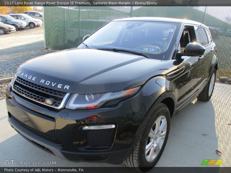 Front 3/4 View of 2017 Range Rover Evoque SE Premium