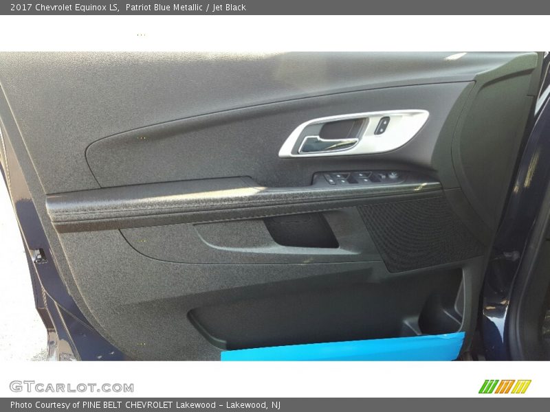 Patriot Blue Metallic / Jet Black 2017 Chevrolet Equinox LS